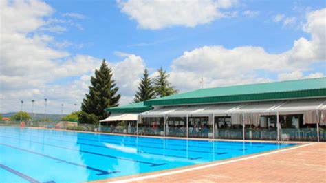 Abre La Primera Piscina De Verano En Le N