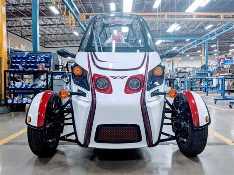 Much Loved Ev Startup Arcimoto Warns Of Bankruptcy Idles Factory