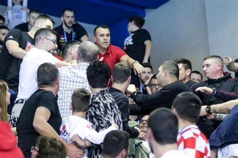 Foto Incident U Dubrovniku Do Lo Do Naguravanja Izme U Navija A