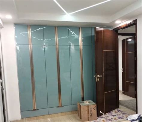 2 Doors Designer Wooden Wardrobe With Locker At Rs 1800 Sq Ft In