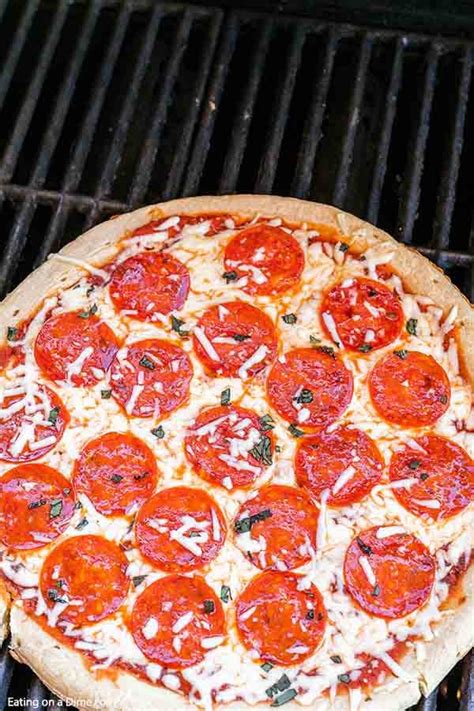 How to Grill Pizza - Learn How to Grill Pizza in 15 minutes!