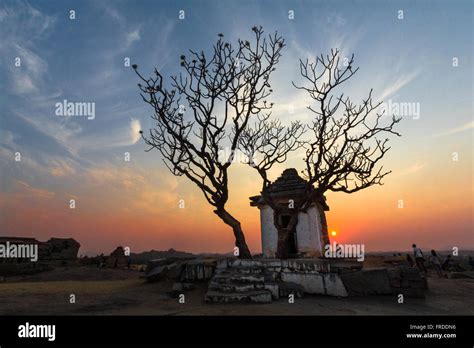 Sunset at Hemakuta Hill, Hampi Stock Photo - Alamy