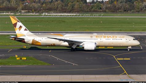 A Bna Etihad Airways Boeing Dreamliner Photo By Jonas Effgen