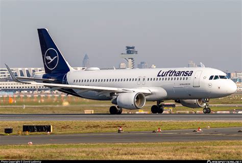 D AIZX Lufthansa Airbus A320 214 WL Photo By David Ludovicy ID