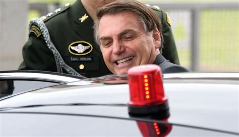 Bolsonaro realiza exames de rotina no Hospital de Força Aérea de Brasília