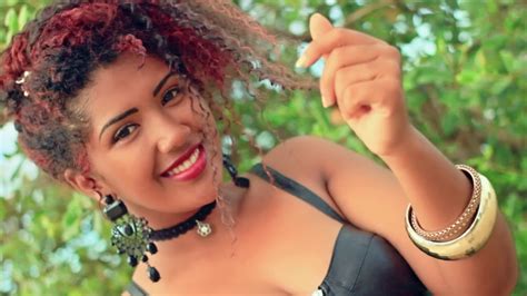 Hmia Viavy Gasy Clip Officielle 2017 Hd Pub Tavaratra Pub Gasy Mandeha Fo Youtube