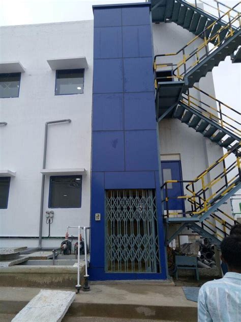 Hi Tech Hydraulic Industrial Goods Lift Max Persons Persons