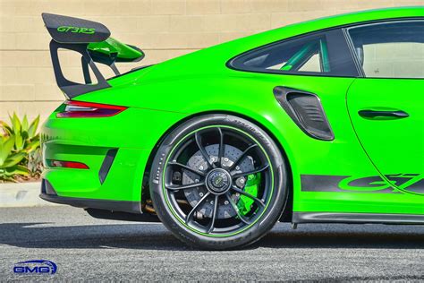 Gmg Lizard Green Porsche 991 2 Gt3 Rs Gets Track Prepped And Carbon Fiber Rennlist Porsche