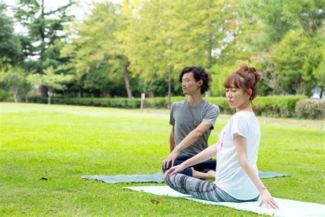 なんでヨガって人気なの？公園でヨガを体験して、魅力を聞いてみた！