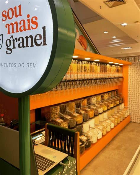 Charmoso Quiosque de Produtos a Granel no Shopping Pátio Paulista