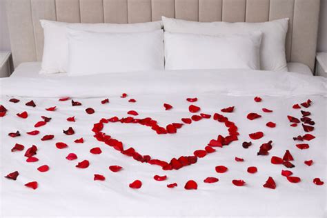 Heart Bed Images – Browse 58,080 Stock Photos, Vectors, and Video ...