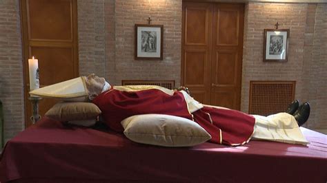 Il Commosso Ricordo Di Papa Ratzinger Nelle Funzioni Di Papa Francesco