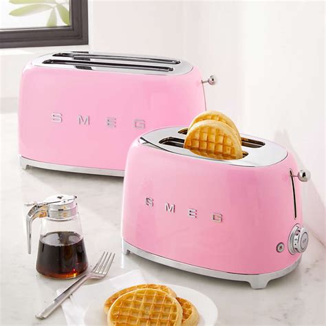 SMEG Pink 2-Slice Toaster + Reviews | Crate & Barrel