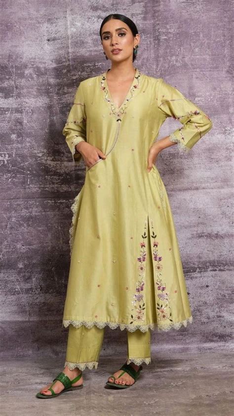 Pin By Trendy Threads By Sejal On Pins By You Fashion Design Clothes