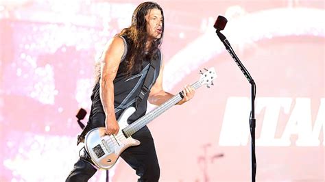 Metallica S Robert Trujillo Reflects On Th Anniversary Of Joining The