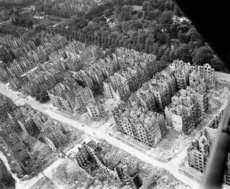 Hamburg After Allied Fire Bombing Raids July 1943 2143x1772 R