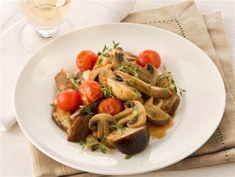 Ricetta Funghi Porcini E Champignon In Padella Donna Moderna