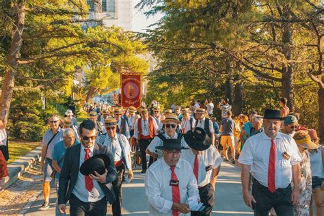 Le Ban des Vendanges à Avignon la fête viticole qui marque le début