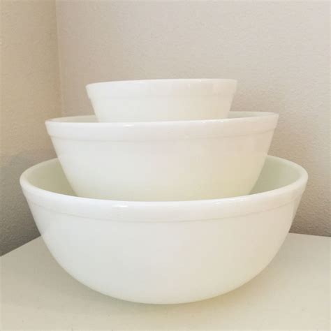 Vintage Pyrex Solid White Ribbed Mixing Bowl Large Size 25 Off Sat