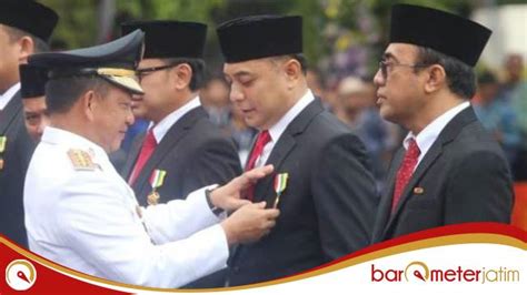 Kota Pahlawan Raih 2 Penghargaan Di Hari Otoda DPRD Surabaya Puji