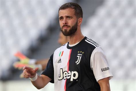 Pjanic Milan L Ex Obiettivo Rossonero Trova Squadra Ultime