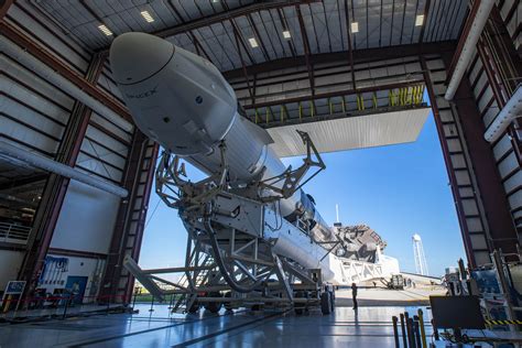 Video Nueva Cápsula De Spacex Viaja Hacia La Estación Espacial La Fm