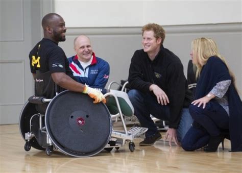 Le prince Harry encourage les athlètes des Invictus games