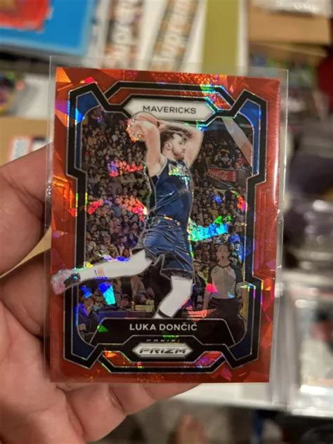 2023 24 PANINI PRIZM LUKA DONCIC glace craquée rouge Prizm Dallas