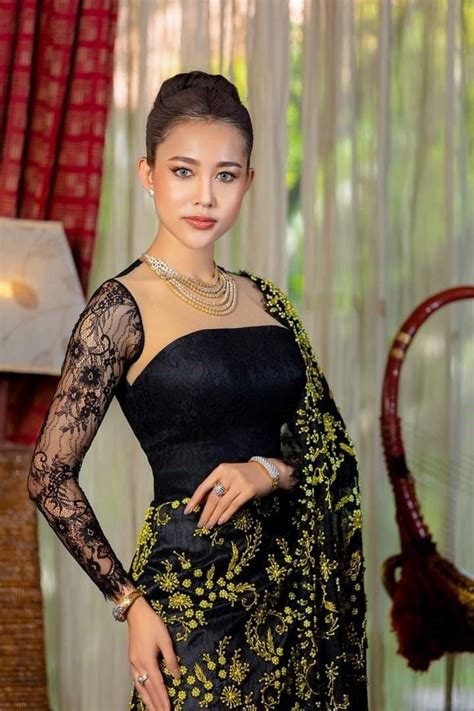 Pin By Theim Soe On Graceful Myanmar Myanmar Dress Design