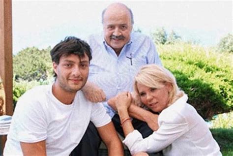 Maurizio Costanzo Maria De Filippi E Il Primo Incontro Col Figlio