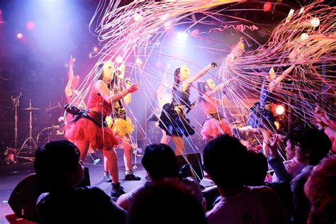 アリス十番・テレパシーが音楽異種格闘技イベント“parallel Ocean～hoist The Colours～”初戦の渋谷クアトロ公演に