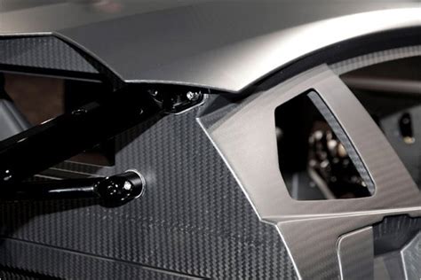 New Lamborghini Aventador Uses Carbon Fiber Down To The Emblem | Carbon ...