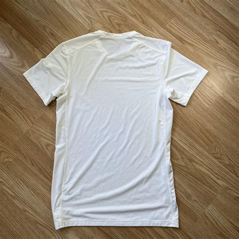 Nike Men's White T-shirt | Depop