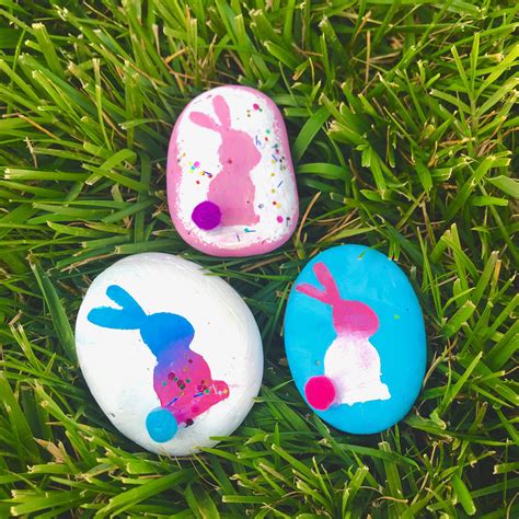 Bunny painted rocks | Easter crafts, Painted rocks, Pebble painting