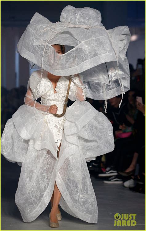 Bella Hadid Wears Epic Wedding Gown For Vivienne Westwood Show Photo 4361914 Fashion Photos