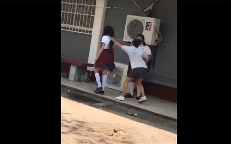 En Veracruz jóvenes graban agresión a estudiante de secundaria Grupo