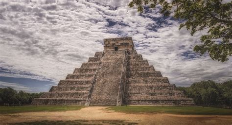 Kulkulcan The Pyramid Of Kukulcan Aka El Castillo At The Ancient