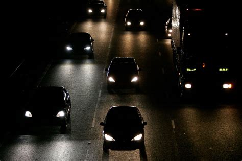 Flashing Headlights To Warn Of Speed Traps Is Protected By The 1st