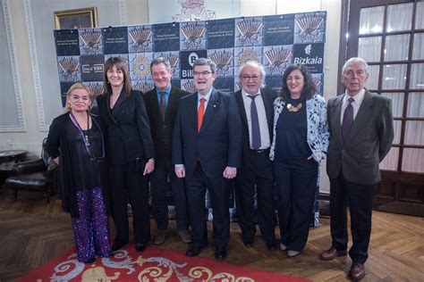 Entrega de la medalla de oro al mérito en las Bellas Artes en la