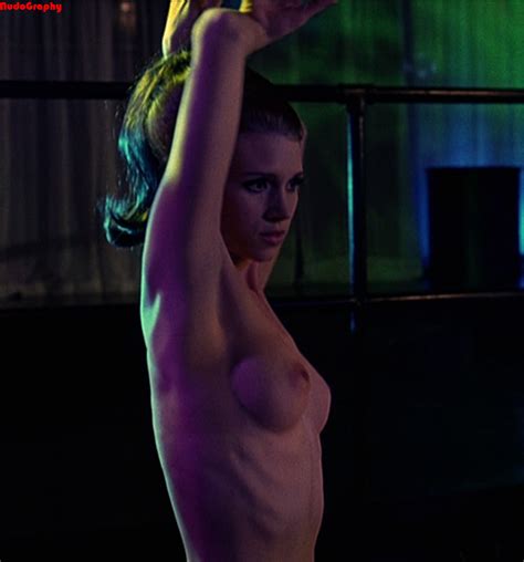 Nude Celebs In Hd 2010 Review Picture 2011 1 Original Julie Mcniven Carlitos Way Rise To