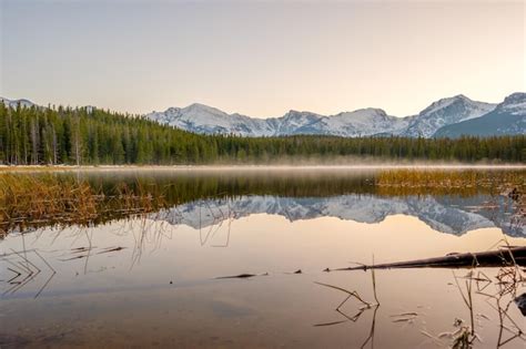 Lago bierstadt montañas rocosas colorado ee uu Foto Premium