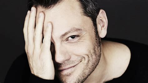 Tiziano Ferro annuncia il nuovo album Il mondo è nostro Poi il tour