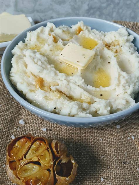 Roasted Garlic Mashed Potatoes - Beloved Plate