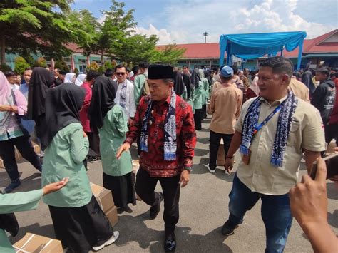 Penyerahan Bantuan Dumisake Pendidikan Oleh Gubernur Jambi