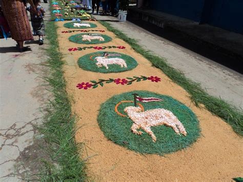 Alfombras De Aserr N De Colores Flores Y Adornos Para El Paso De La