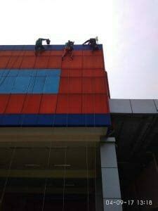 Cuci Alucobond Gedung Dan Kaca Gedung Grakindo