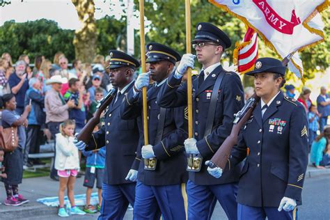 Auburn Veterans Day Parade – 570 KVI