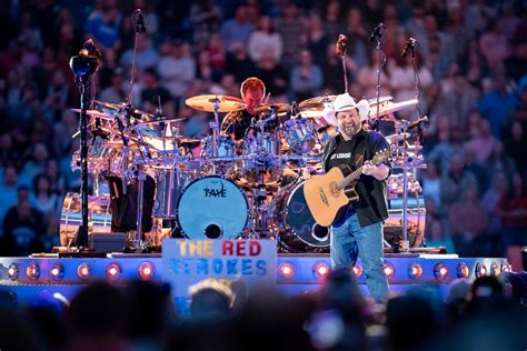 Garth Brooks announces 2023 Las Vegas residency