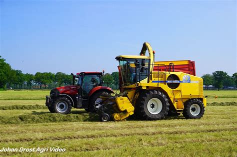 New Holland Gras Hakselen Met Een New Holland FX40 Trekkerweb Nl