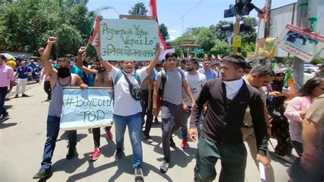 Agnipath Protest In Uttarakhand सेना भर्ती की तैयारी कर रहे युवाओं ने किया सचिवालय कूच लगाए